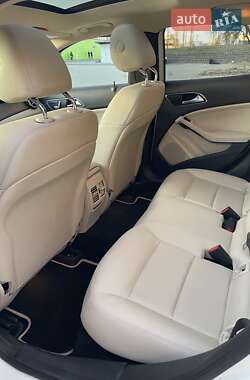 Позашляховик / Кросовер Mercedes-Benz GLA-Class 2017 в 