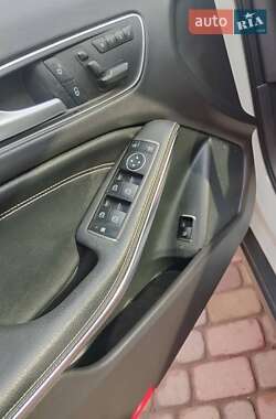 Позашляховик / Кросовер Mercedes-Benz GLA-Class 2017 в 