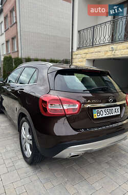 Внедорожник / Кроссовер Mercedes-Benz GLA-Class 2016 в 