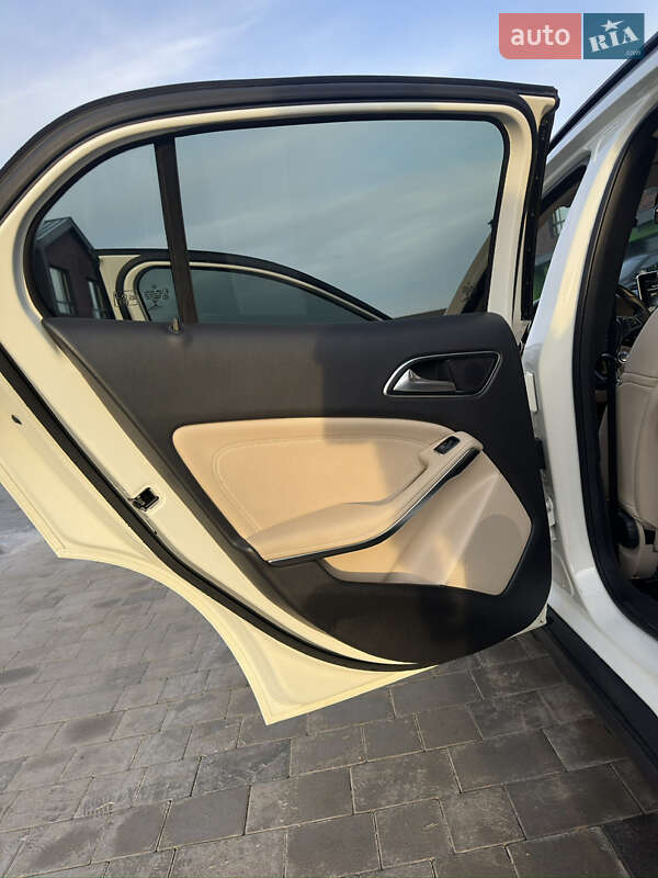 Позашляховик / Кросовер Mercedes-Benz GLA-Class 2015 в Кам'янець-Подільському