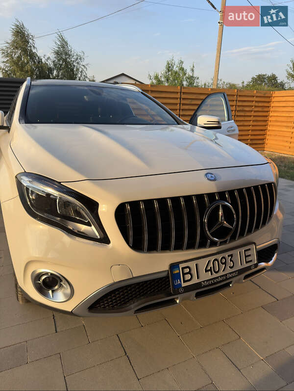 Внедорожник / Кроссовер Mercedes-Benz GLA-Class 2019 в Днепре