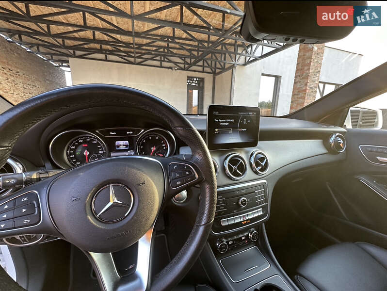 Внедорожник / Кроссовер Mercedes-Benz GLA-Class 2019 в Днепре