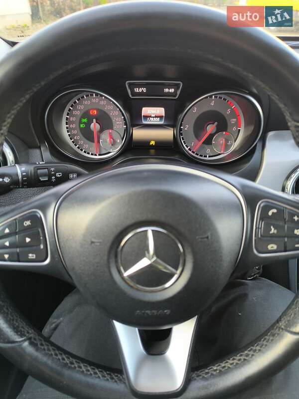 Внедорожник / Кроссовер Mercedes-Benz GLA-Class 2016 в Ровно