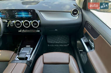 Внедорожник / Кроссовер Mercedes-Benz GLA-Class 2021 в 