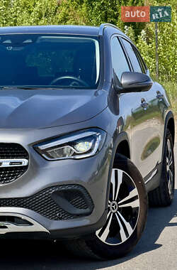 Внедорожник / Кроссовер Mercedes-Benz GLA-Class 2021 в 