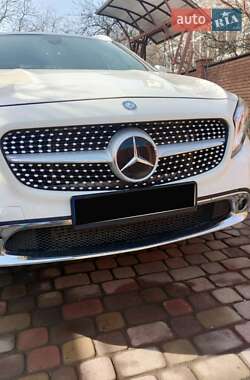 Позашляховик / Кросовер Mercedes-Benz GLA-Class 2017 в 