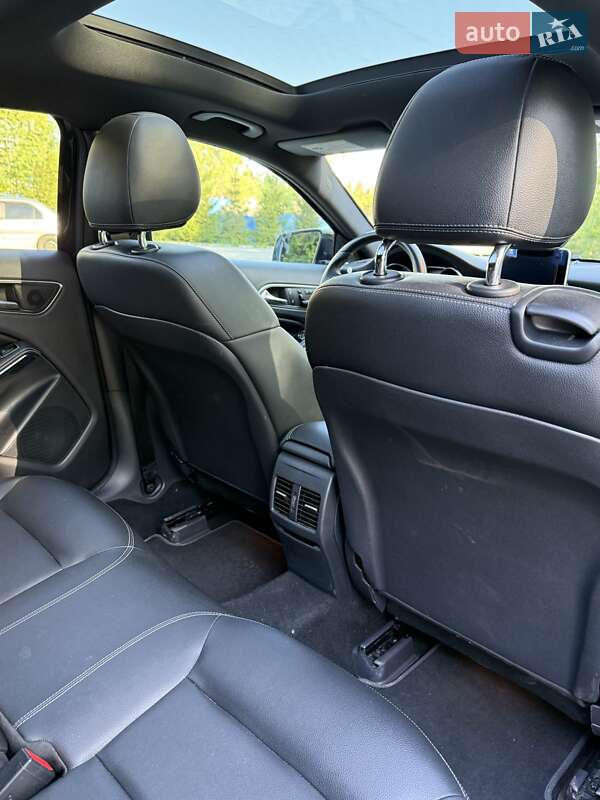 Внедорожник / Кроссовер Mercedes-Benz GLA-Class 2016 в Киеве