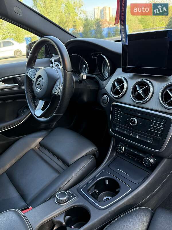Внедорожник / Кроссовер Mercedes-Benz GLA-Class 2016 в Киеве