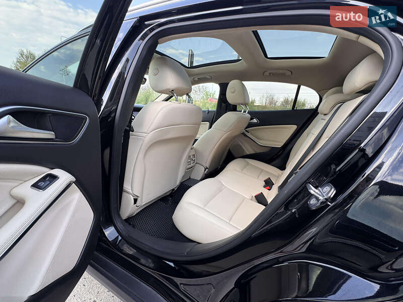 Внедорожник / Кроссовер Mercedes-Benz GLA-Class 2018 в Харькове