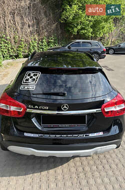 Позашляховик / Кросовер Mercedes-Benz GLA-Class 2017 в 