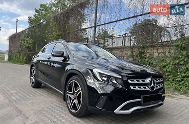 Позашляховик / Кросовер Mercedes-Benz GLA-Class 2017 в 
