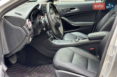 Позашляховик / Кросовер Mercedes-Benz GLA-Class 2015 в 