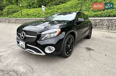Внедорожник / Кроссовер Mercedes-Benz GLA-Class 2018 в Киеве