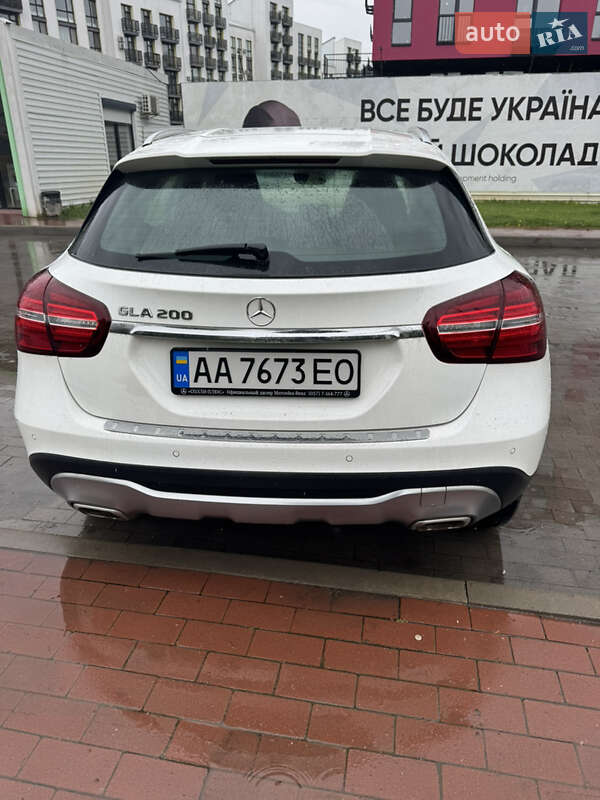 Внедорожник / Кроссовер Mercedes-Benz GLA-Class 2018 в Киеве
