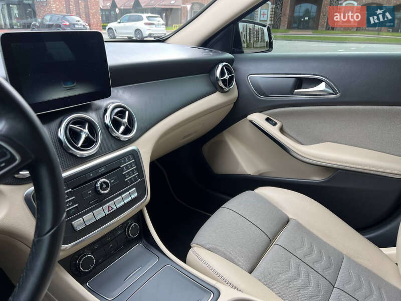 Внедорожник / Кроссовер Mercedes-Benz GLA-Class 2017 в Киеве фото 26 Внедорожник / Кроссовер Mercedes-Benz GLA-Class 2017 в Киеве