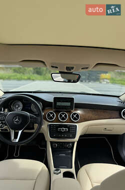 Позашляховик / Кросовер Mercedes-Benz GLA-Class 2015 в 