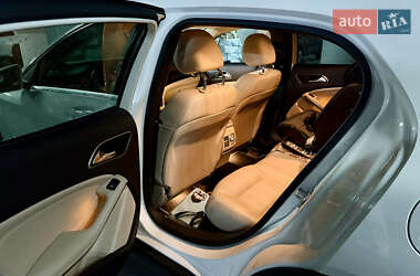 Внедорожник / Кроссовер Mercedes-Benz GLA-Class 2015 в 