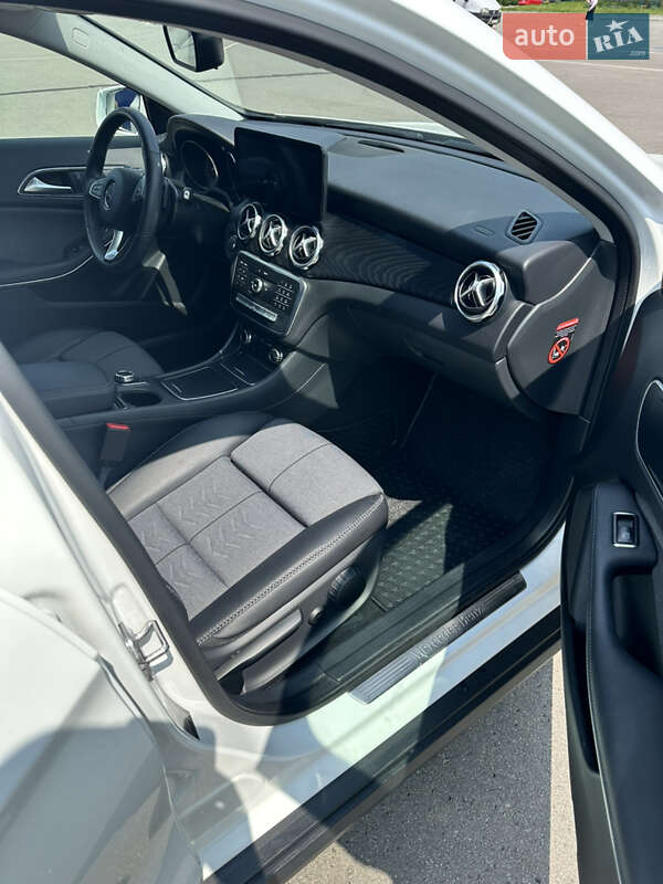 Позашляховик / Кросовер Mercedes-Benz GLA-Class 2019 в Кропивницькому
