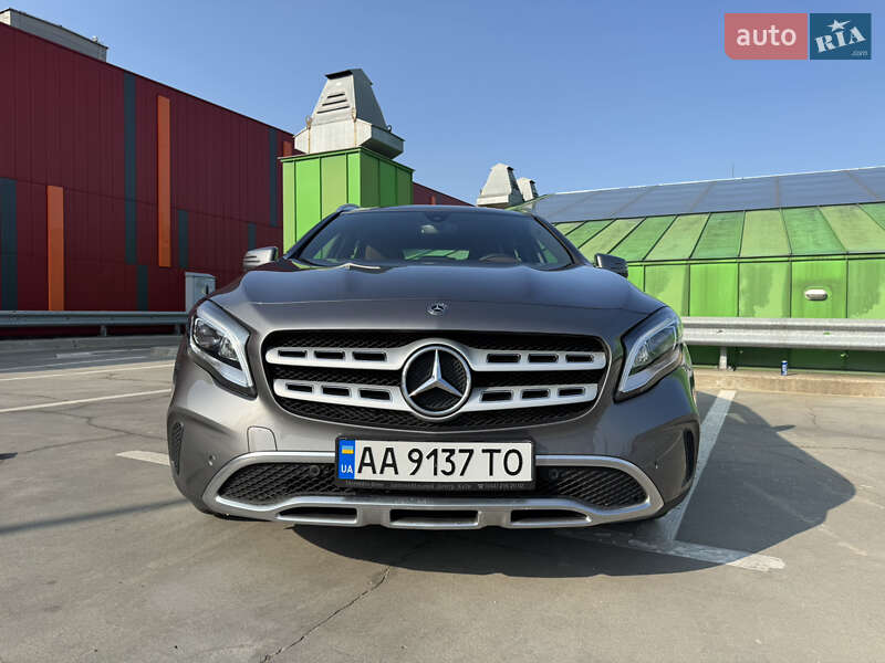 Внедорожник / Кроссовер Mercedes-Benz GLA-Class 2018 в Киеве
