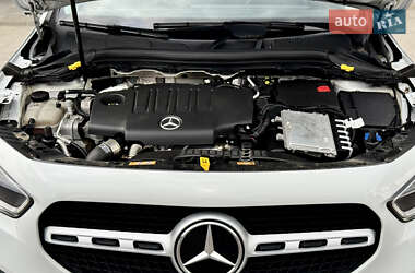 Позашляховик / Кросовер Mercedes-Benz GLA-Class 2020 в 