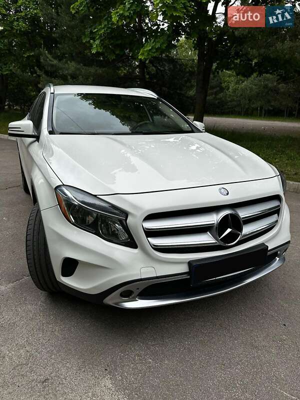 Внедорожник / Кроссовер Mercedes-Benz GLA-Class 2015 в Ровно