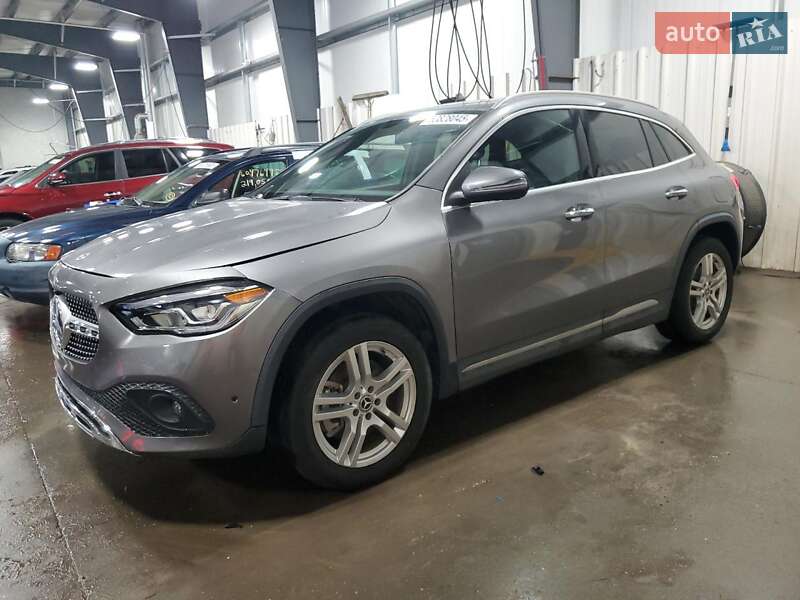 Mercedes-Benz GLA-Class 2021