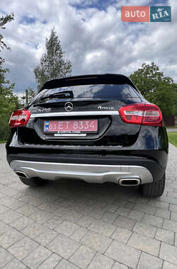 Внедорожник / Кроссовер Mercedes-Benz GLA-Class 2015 в 
