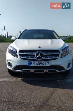 Внедорожник / Кроссовер Mercedes-Benz GLA-Class 2017 в Ровно