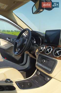Внедорожник / Кроссовер Mercedes-Benz GLA-Class 2017 в 