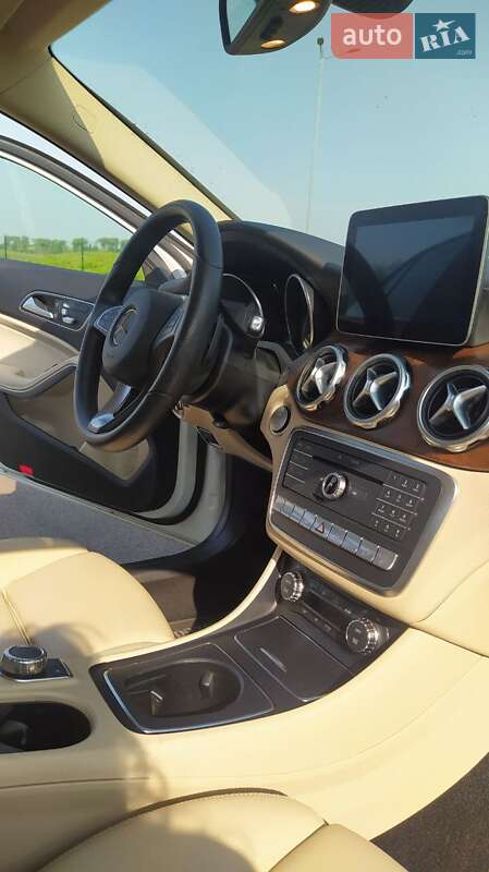 Внедорожник / Кроссовер Mercedes-Benz GLA-Class 2017 в Ровно