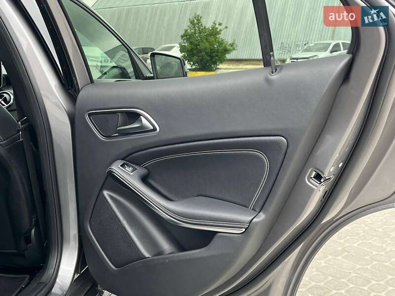 Позашляховик / Кросовер Mercedes-Benz GLA-Class 2019 в Львові