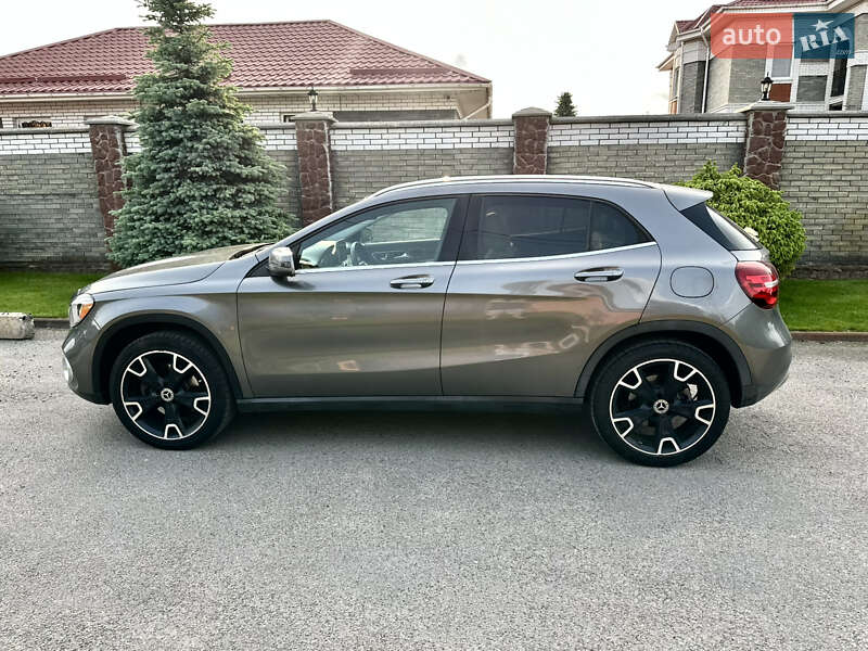Внедорожник / Кроссовер Mercedes-Benz GLA-Class 2019 в Киеве