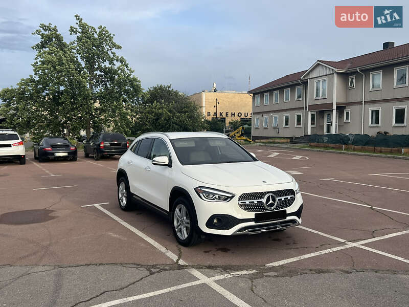 Внедорожник / Кроссовер Mercedes-Benz GLA-Class 2020 в Киеве