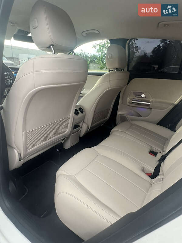Внедорожник / Кроссовер Mercedes-Benz GLA-Class 2020 в Киеве