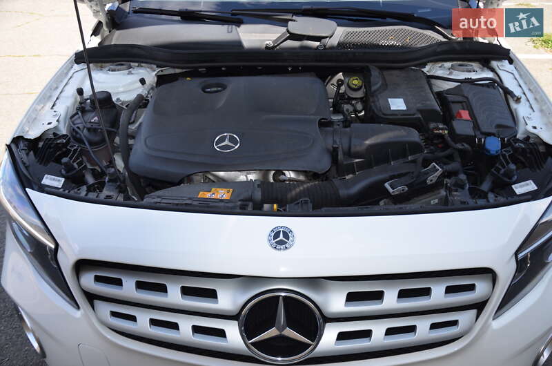 Внедорожник / Кроссовер Mercedes-Benz GLA-Class 2019 в Киеве