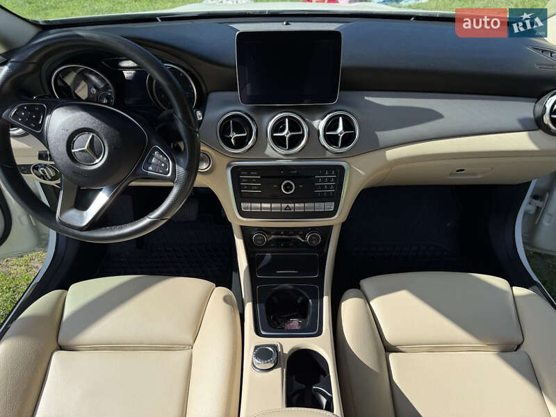 Позашляховик / Кросовер Mercedes-Benz GLA-Class 2017 в Ромнах