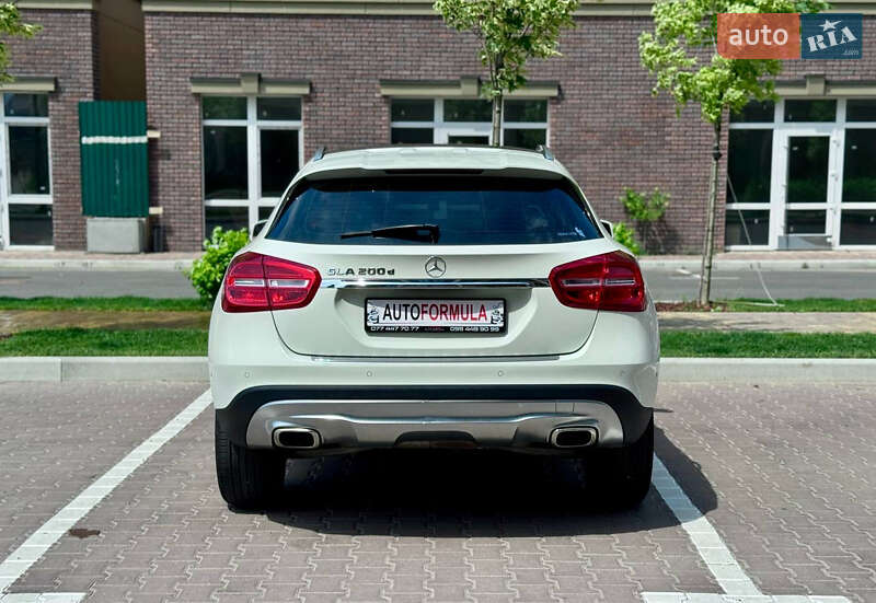 Внедорожник / Кроссовер Mercedes-Benz GLA-Class 2016 в Киеве