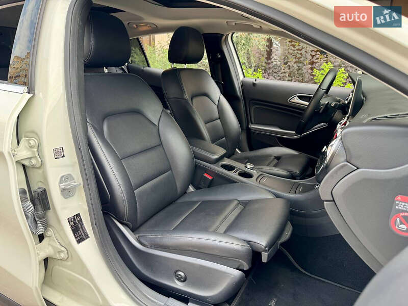 Внедорожник / Кроссовер Mercedes-Benz GLA-Class 2016 в Киеве
