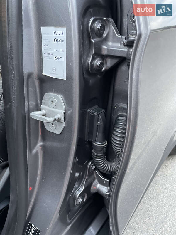 Внедорожник / Кроссовер Mercedes-Benz GLA-Class 2014 в Киеве фото 34 Внедорожник / Кроссовер Mercedes-Benz GLA-Class 2014 в Киеве