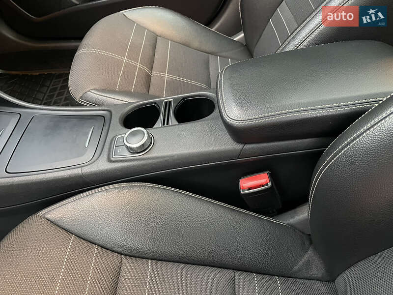 Внедорожник / Кроссовер Mercedes-Benz GLA-Class 2014 в Киеве фото 45 Внедорожник / Кроссовер Mercedes-Benz GLA-Class 2014 в Киеве