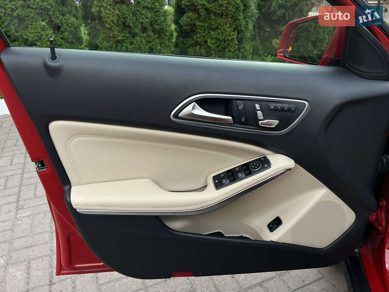 Внедорожник / Кроссовер Mercedes-Benz GLA-Class 2019 в Киеве