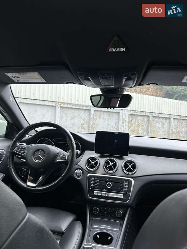 Внедорожник / Кроссовер Mercedes-Benz GLA-Class 2019 в Киеве
