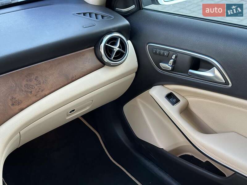 Позашляховик / Кросовер Mercedes-Benz GLA-Class 2019 в Одесі