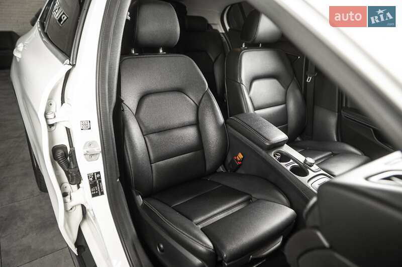 Внедорожник / Кроссовер Mercedes-Benz GLA-Class 2016 в Одессе фото 19 Внедорожник / Кроссовер Mercedes-Benz GLA-Class 2016 в Одессе