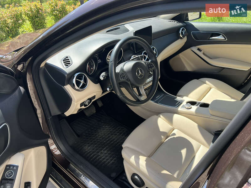 Внедорожник / Кроссовер Mercedes-Benz GLA-Class 2017 в Ивано-Франковске