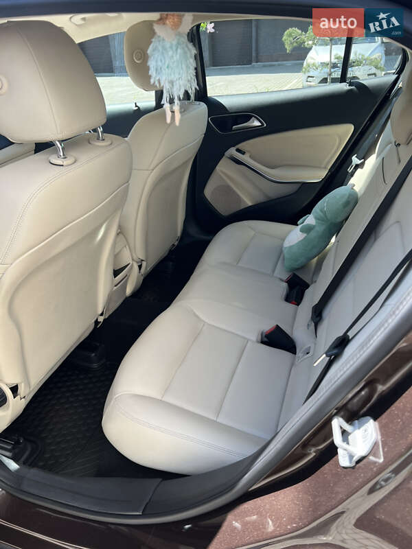 Внедорожник / Кроссовер Mercedes-Benz GLA-Class 2017 в Ивано-Франковске