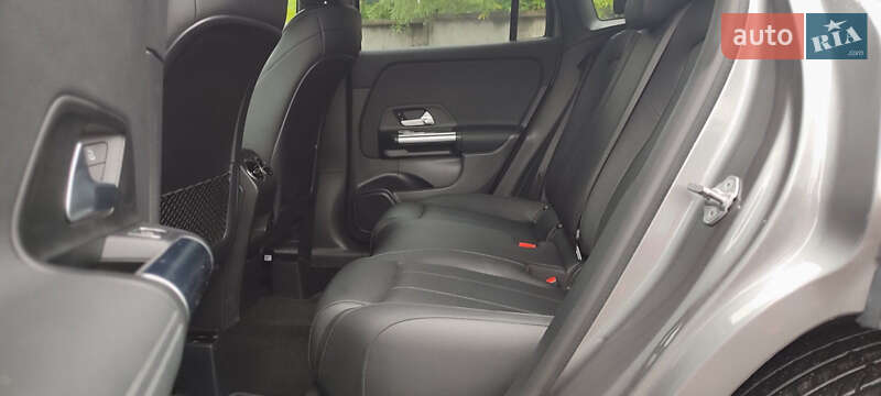 Внедорожник / Кроссовер Mercedes-Benz GLA-Class 2020 в Киеве