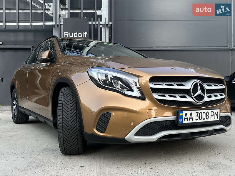 Внедорожник / Кроссовер Mercedes-Benz GLA-Class 2017 в Киеве
