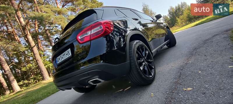 Внедорожник / Кроссовер Mercedes-Benz GLA-Class 2016 в Житомире