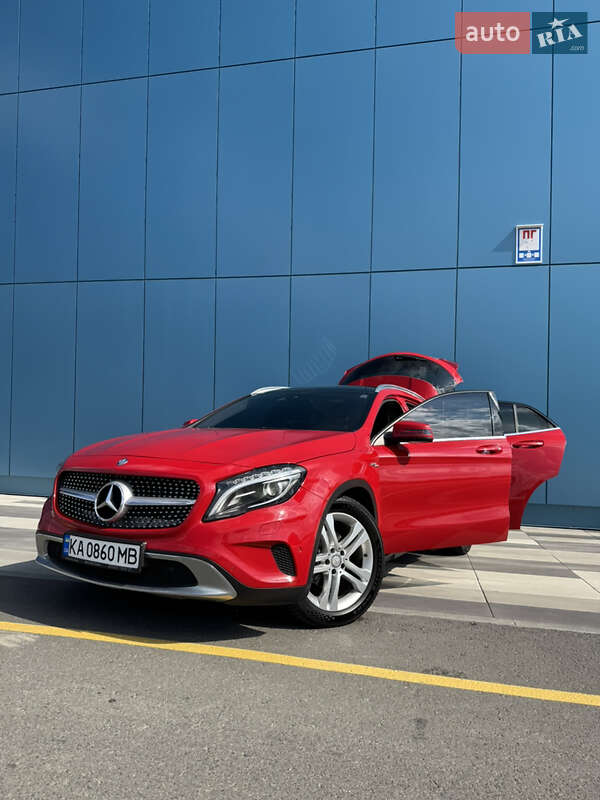 Внедорожник / Кроссовер Mercedes-Benz GLA-Class 2016 в Киеве